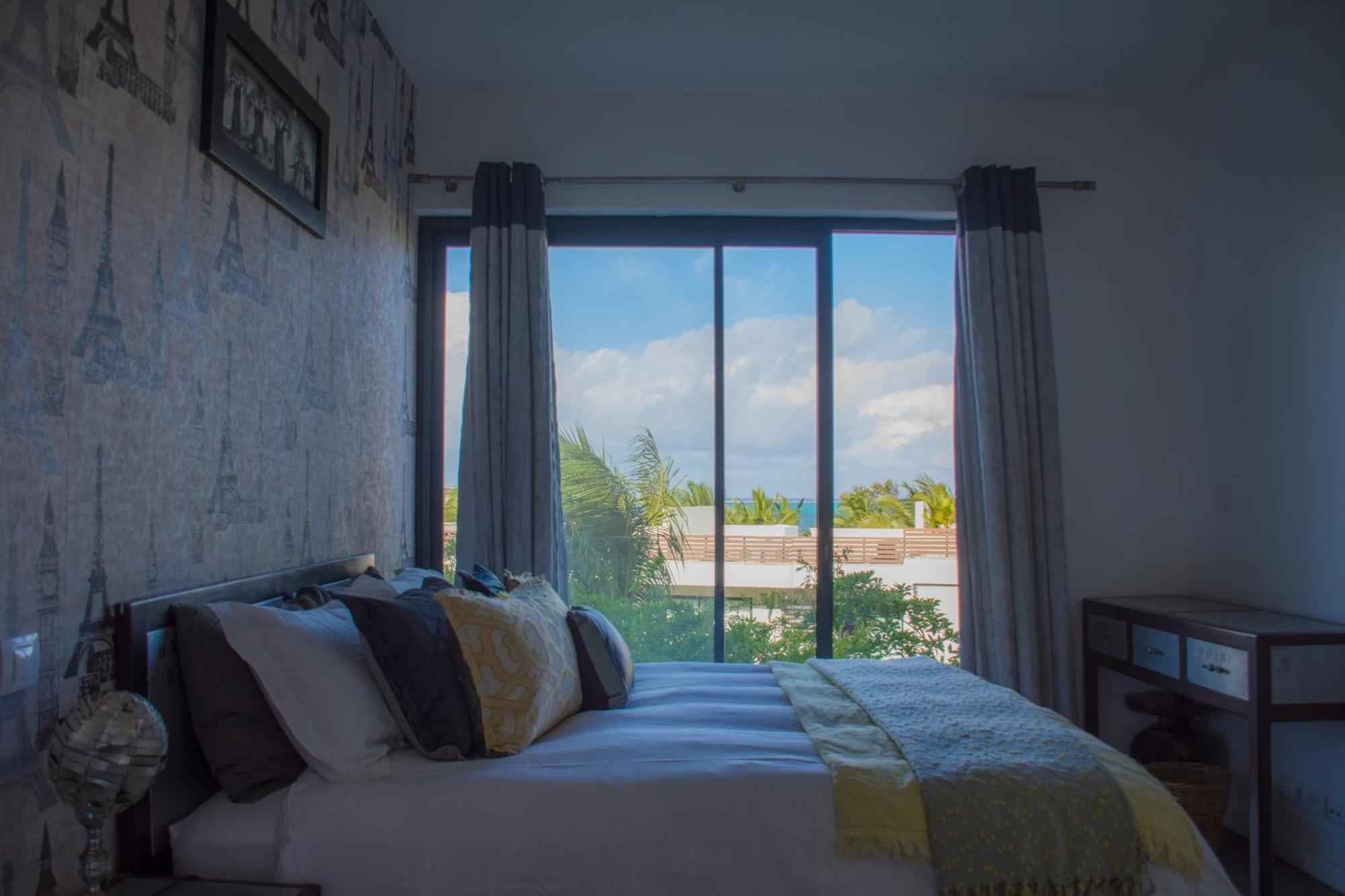 Azuri With Beach, Pools, Gym, Golf, Shops, Restaurants, Spa, Boat Activities, Tennis &paddle Court, Kids Corner Roches Noires
