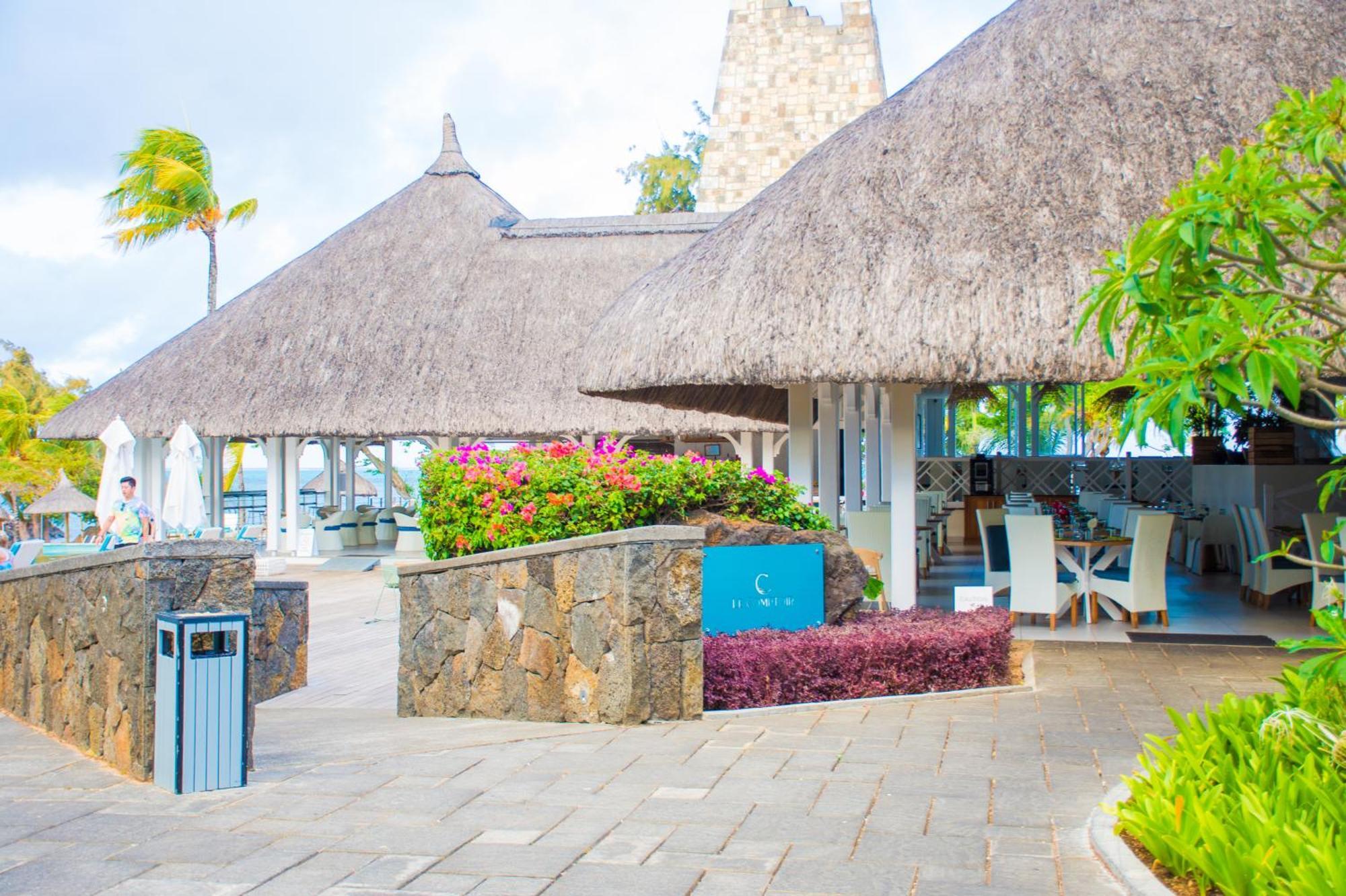 Azuri With Beach, Pools, Gym, Golf, Shops, Restaurants, Spa, Boat Activities, Tennis &paddle Court, Kids Corner