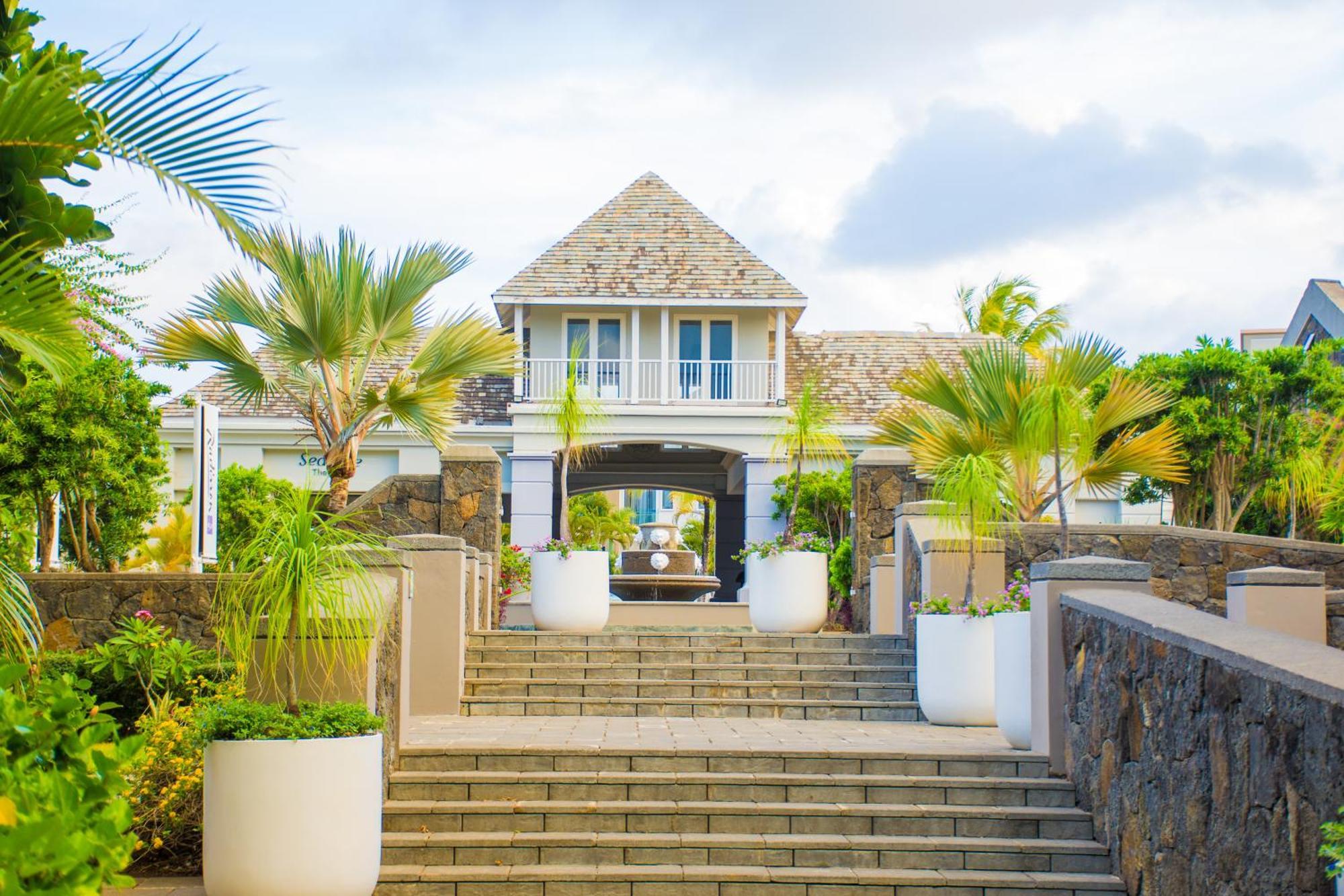 Appartement Azuri With Beach, Pools, Gym, Golf, Shops, Restaurants, Spa, Boat Activities, Tennis &paddle Court, Kids Corner