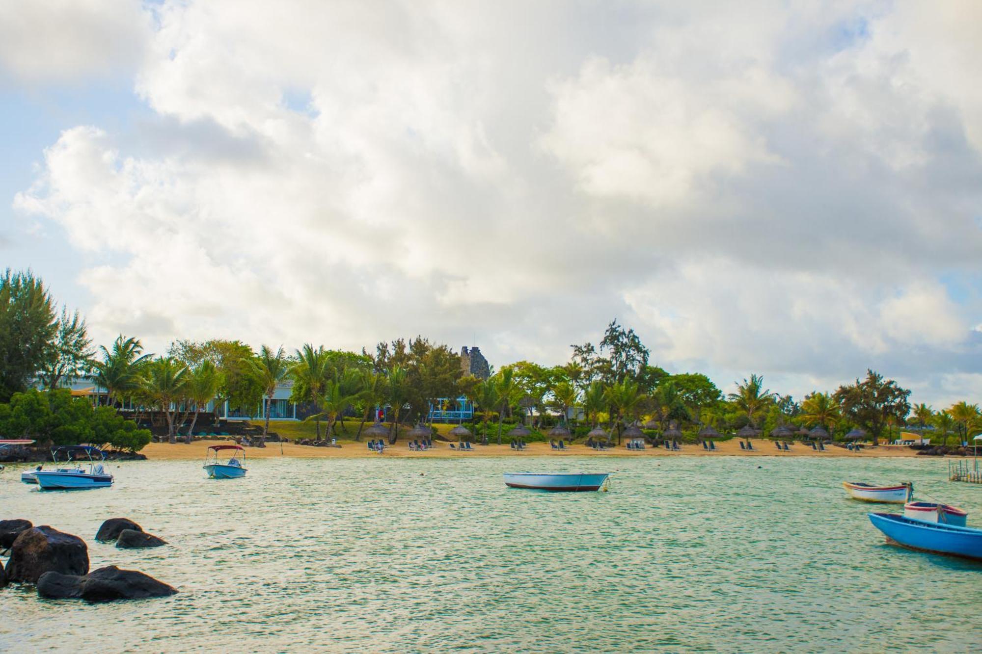 Apartment Azuri With Beach, Pools, Gym, Golf, Shops, Restaurants, Spa, Boat Activities, Tennis &paddle Court, Kids Corner *