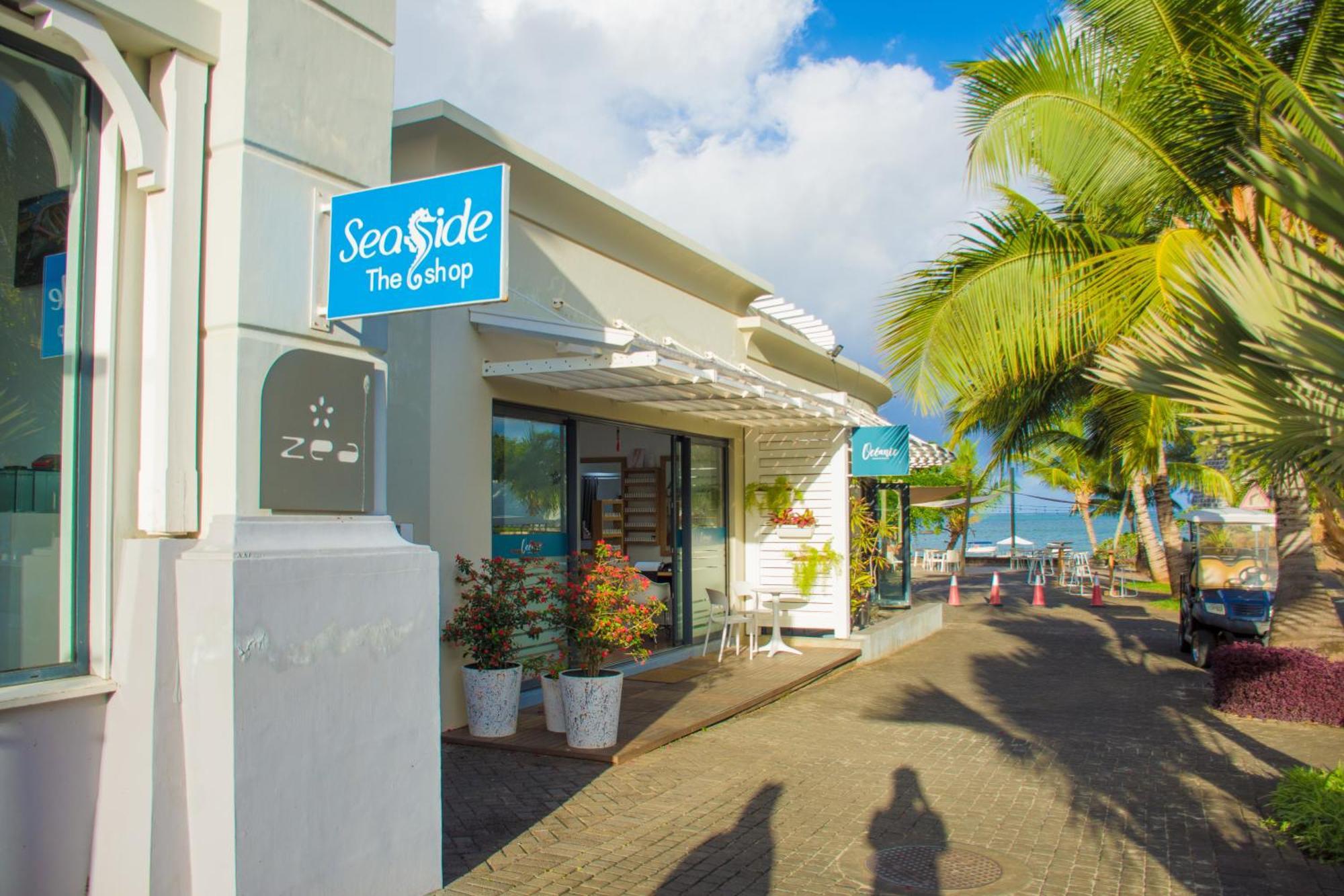 Azuri With Beach, Pools, Gym, Golf, Shops, Restaurants, Spa, Boat Activities, Tennis &paddle Court, Kids Corner