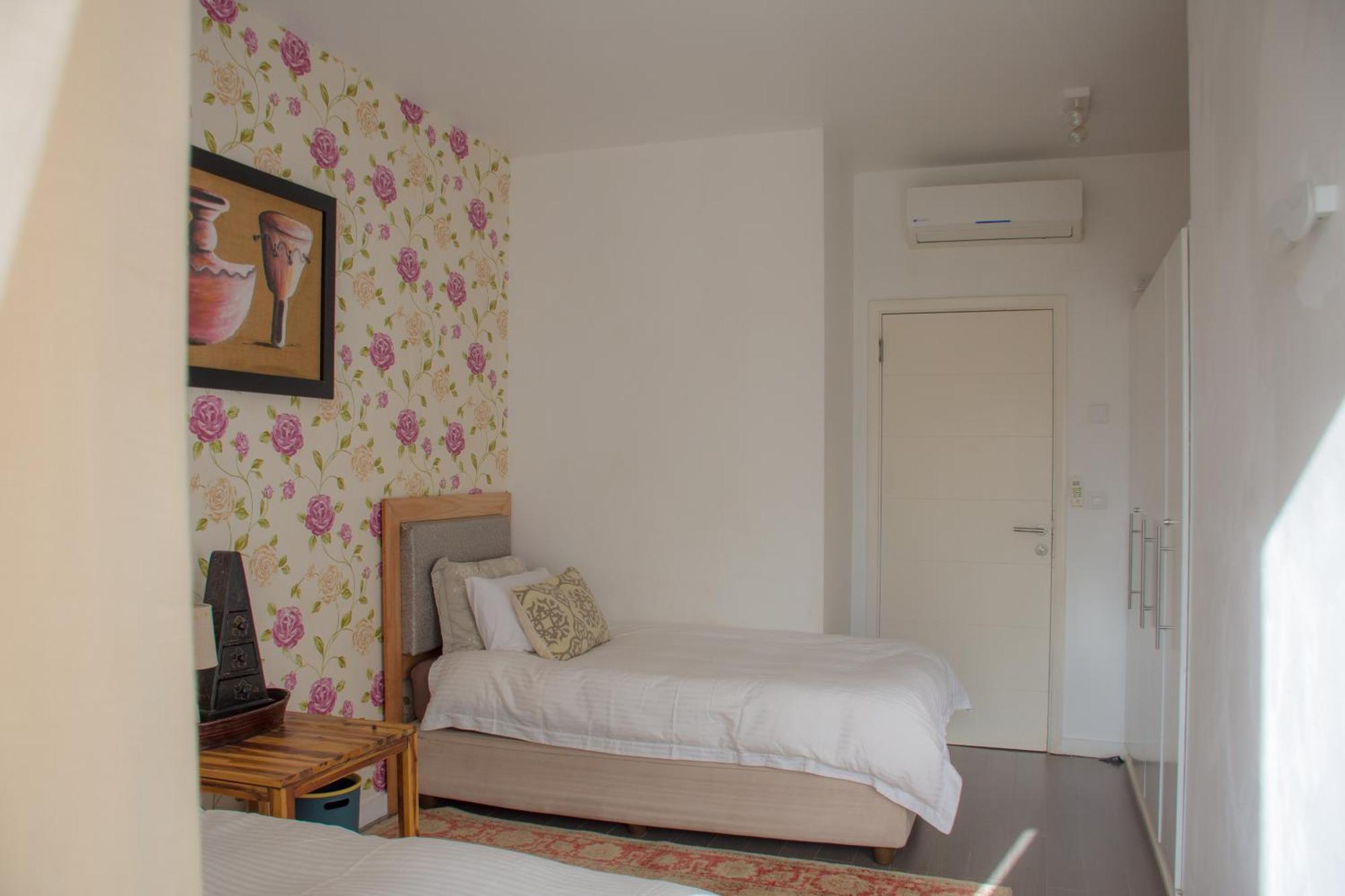 Azuri With Beach, Pools, Gym, Golf, Shops, Restaurants, Spa, Boat Activities, Tennis &paddle Court, Kids Corner