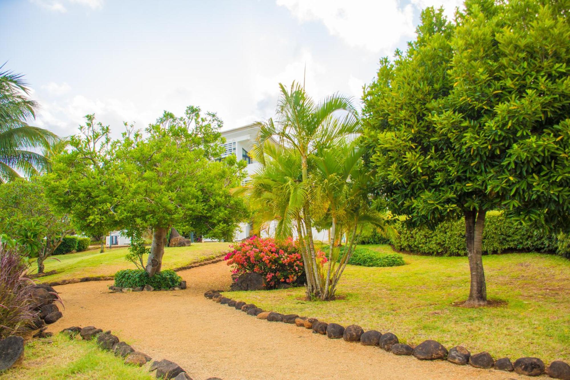 Appartement Azuri With Beach, Pools, Gym, Golf, Shops, Restaurants, Spa, Boat Activities, Tennis &paddle Court, Kids Corner Roches Noires