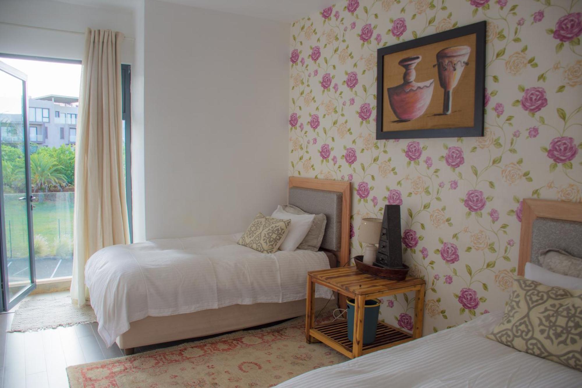 Azuri With Beach, Pools, Gym, Golf, Shops, Restaurants, Spa, Boat Activities, Tennis &paddle Court, Kids Corner * Roches Noires