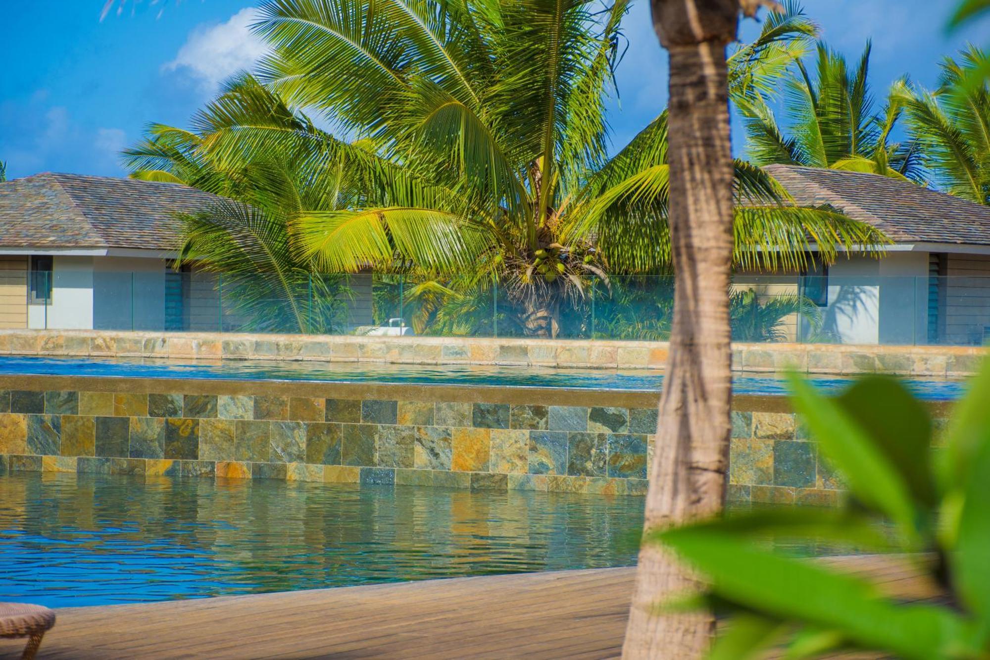 Azuri With Beach, Pools, Gym, Golf, Shops, Restaurants, Spa, Boat Activities, Tennis &paddle Court, Kids Corner