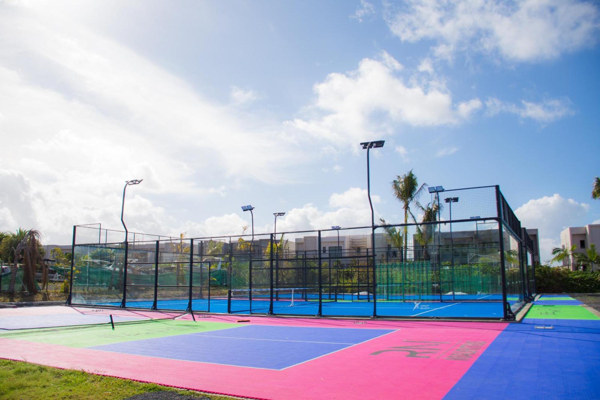 Azuri With Beach, Pools, Gym, Golf, Shops, Restaurants, Spa, Boat Activities, Tennis &paddle Court, Kids Corner Appartement Roches Noires