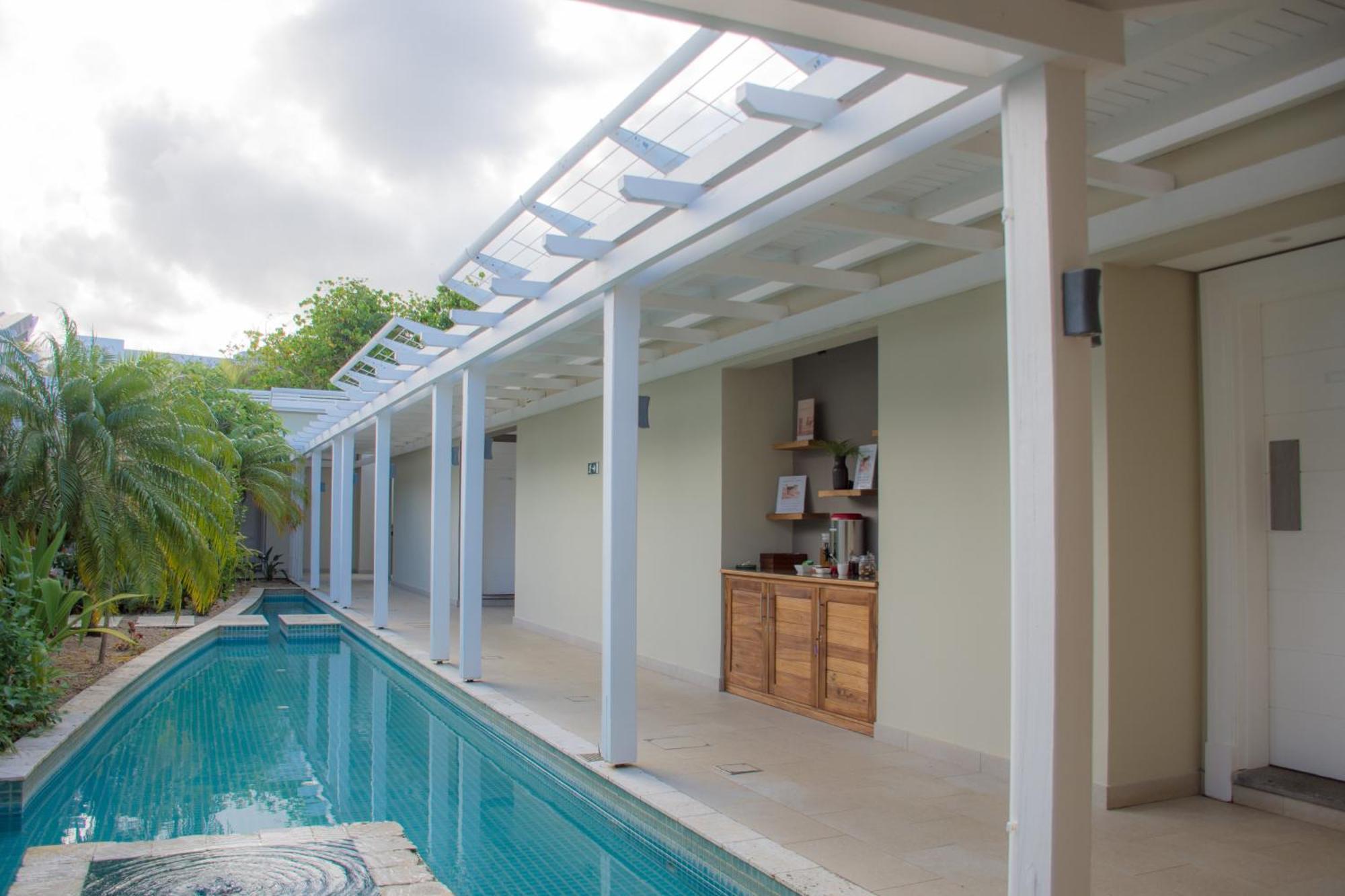 Azuri With Beach, Pools, Gym, Golf, Shops, Restaurants, Spa, Boat Activities, Tennis &paddle Court, Kids Corner Roches Noires