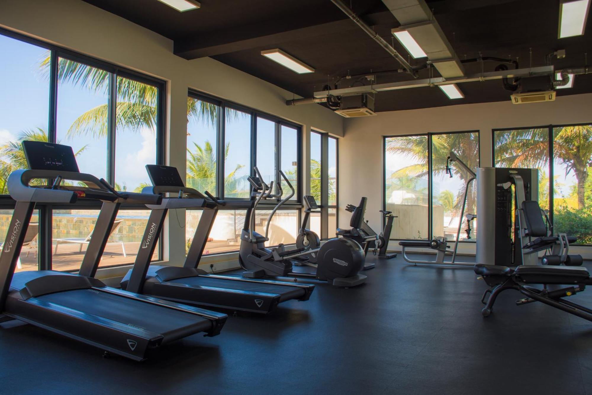 Azuri With Beach, Pools, Gym, Golf, Shops, Restaurants, Spa, Boat Activities, Tennis &paddle Court, Kids Corner