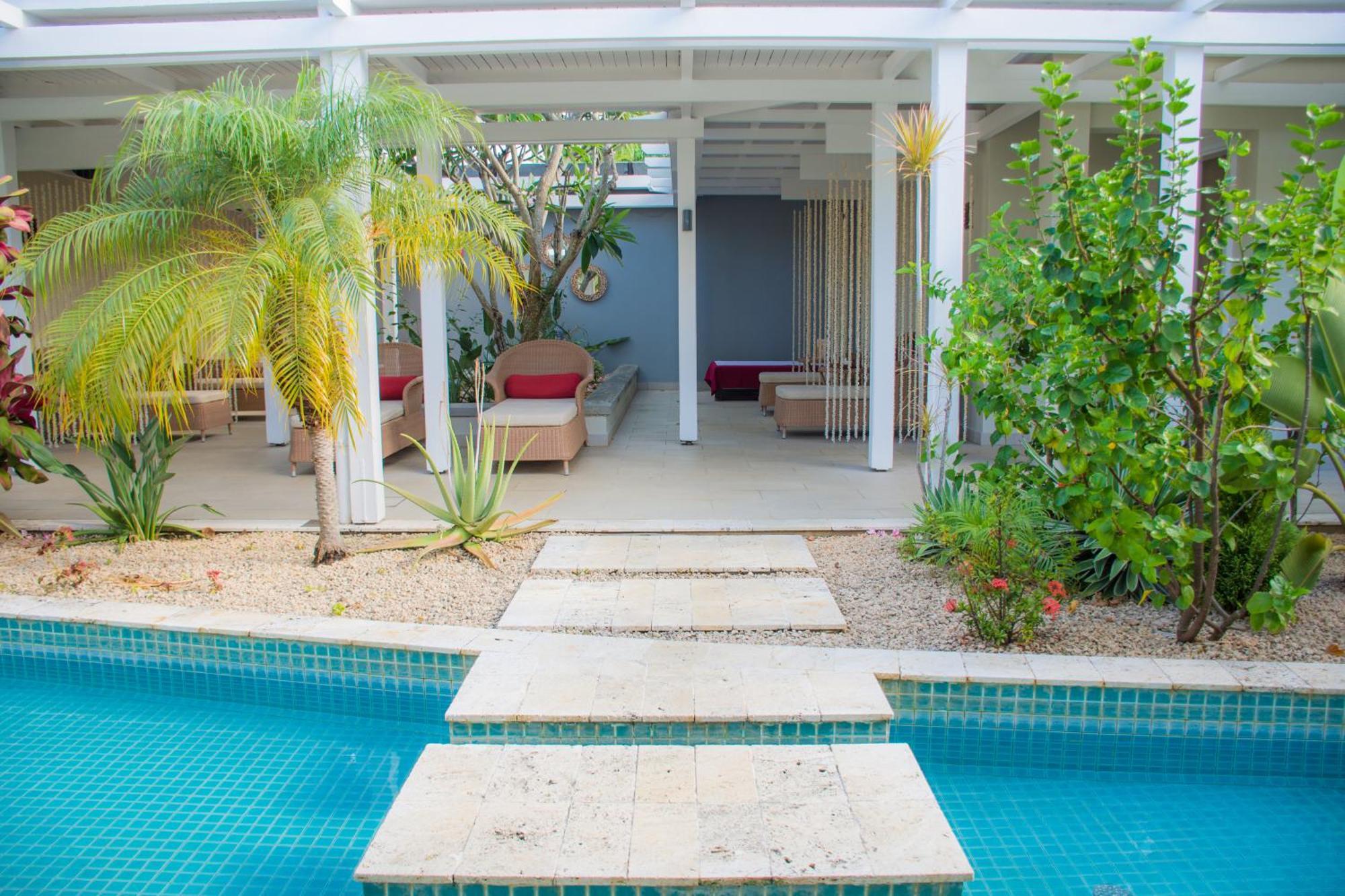 Apartment Azuri Apartment With Beach, Pools, Gym, Golf, Shops, Restaurants, Spa, Boat Activities, Tennis &Paddle Court, Kids Corner Roches Noires